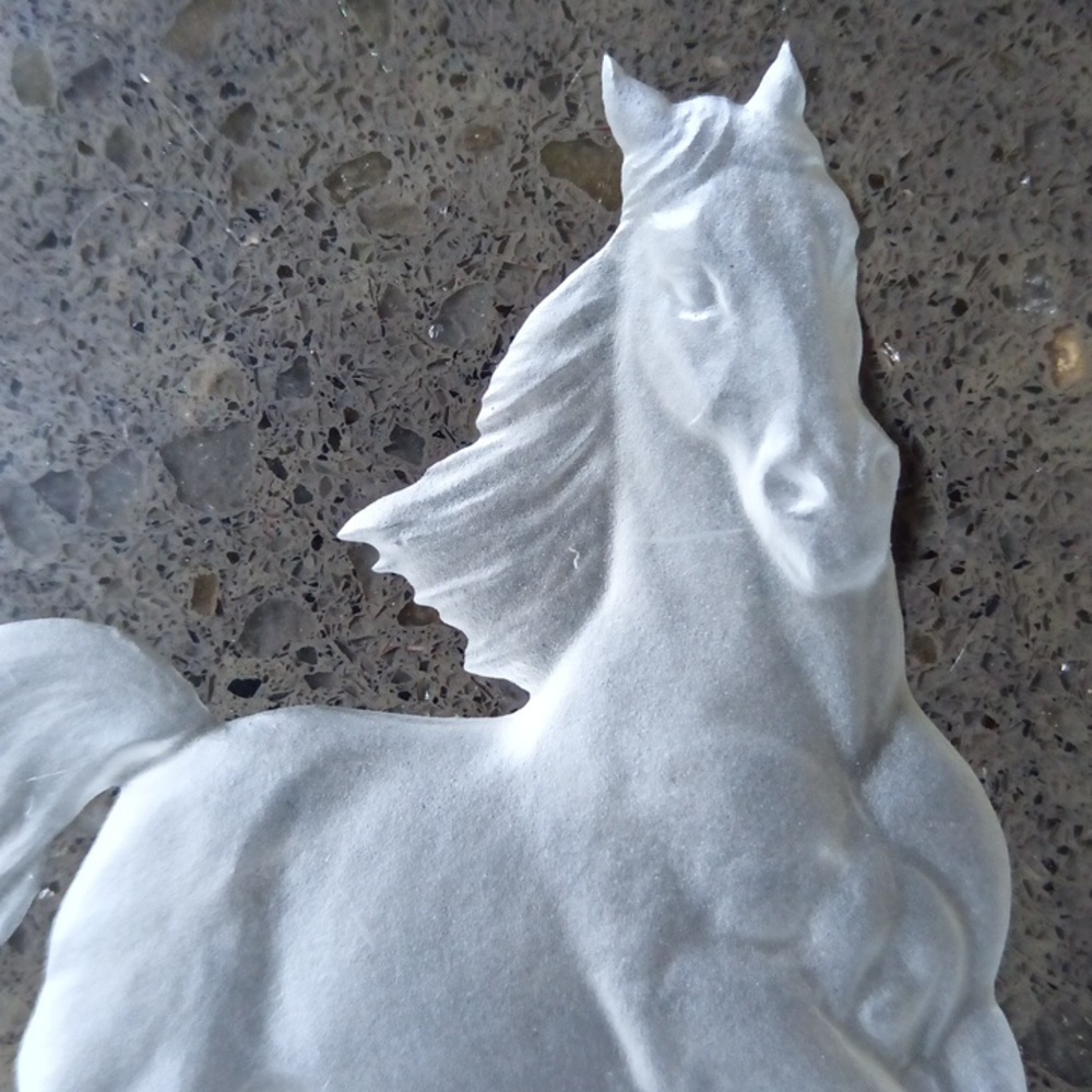 2026 The Year Of Horse 7 1/4" Diameter Crystal Wine Bottle Coaster - Picture 6 of 12